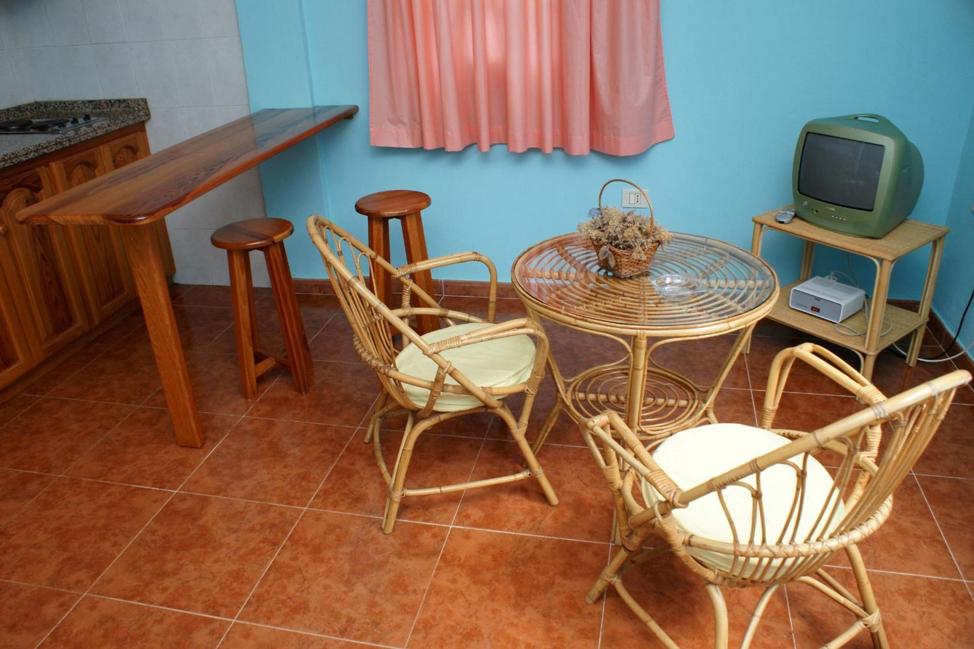 Apartamentos Nelly Valle Gran Rey Bilik gambar