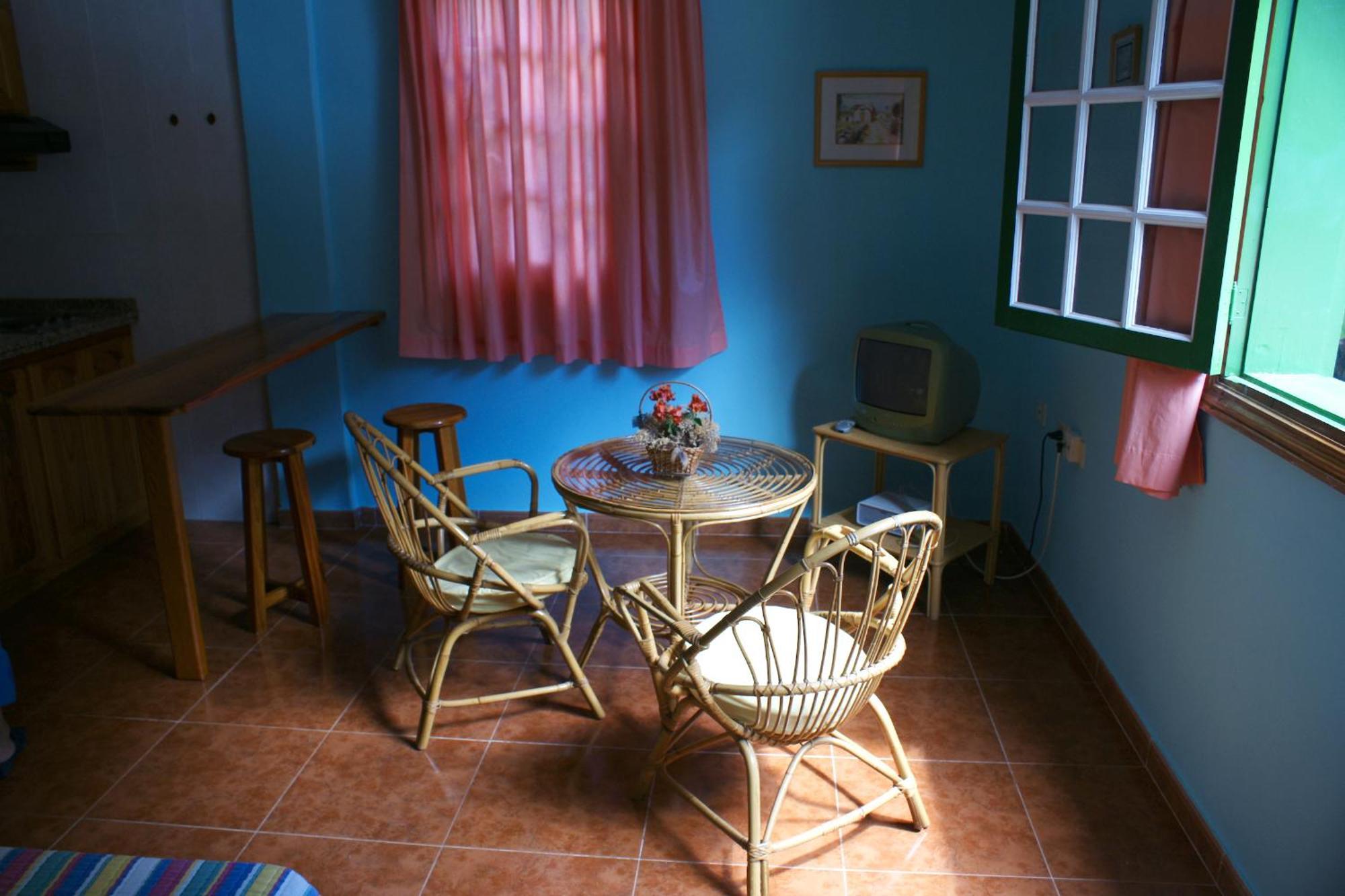 Apartamentos Nelly Valle Gran Rey Bilik gambar